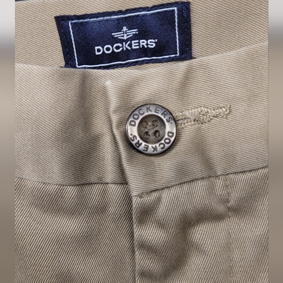 2 pairs mens Dockers khaki pants slim fit and individual classic fit 34 x 34 - Picture 9 of 15
